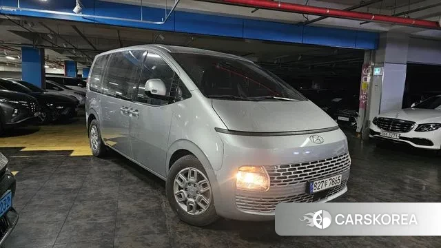 Hyundai Staria 2021 Серебристо-серый из Кореи