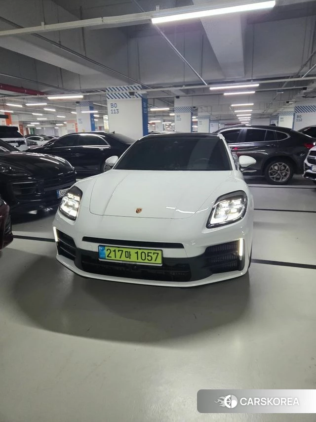 Porsche Panamera (976) 2024 Белый из Кореи