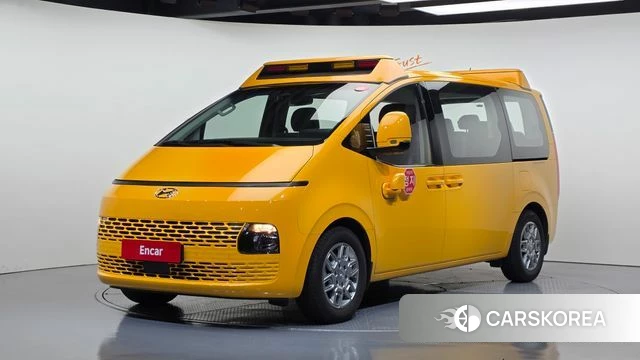 Hyundai Staria 2023 Желтый из Кореи
