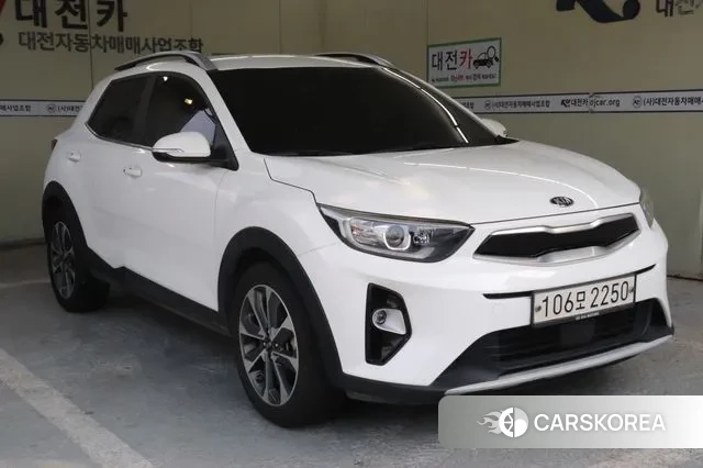 Kia Stonic 2020 Белый из Кореи