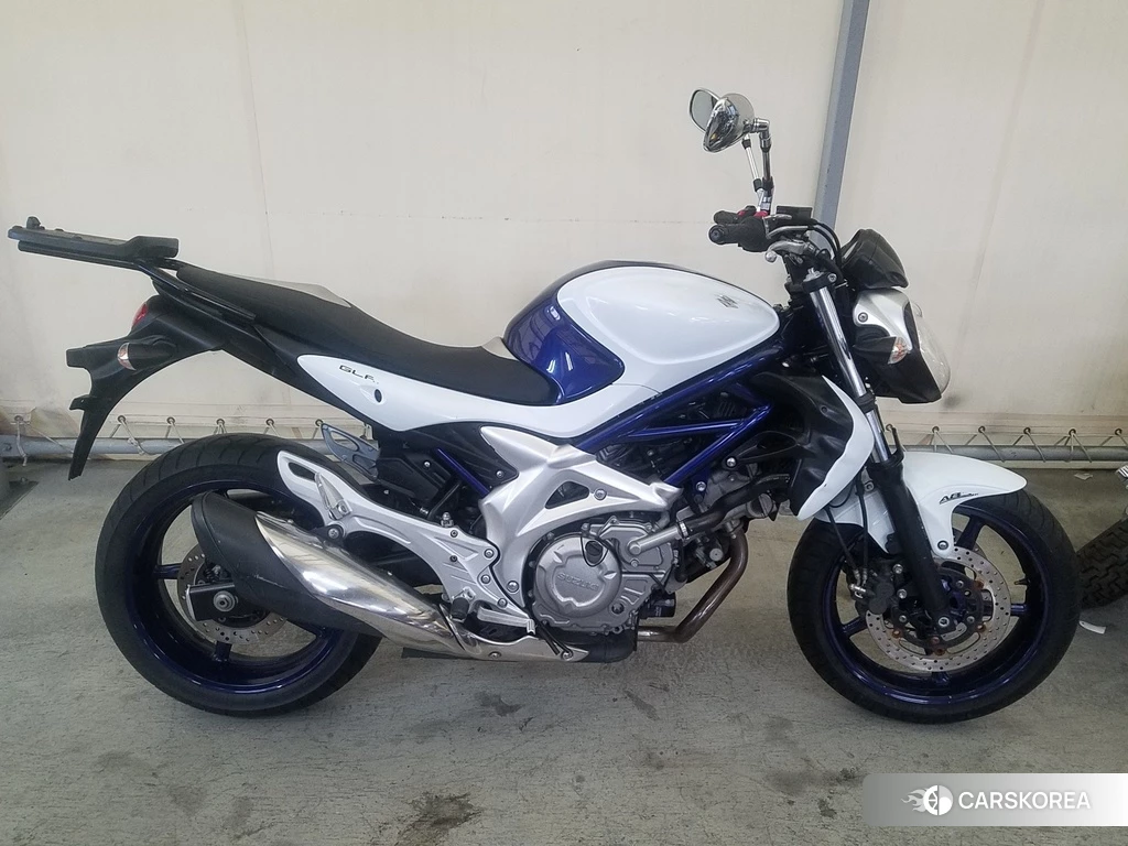 Проданный Suzuki GLADIUS 400 ABS 2010 из Японии