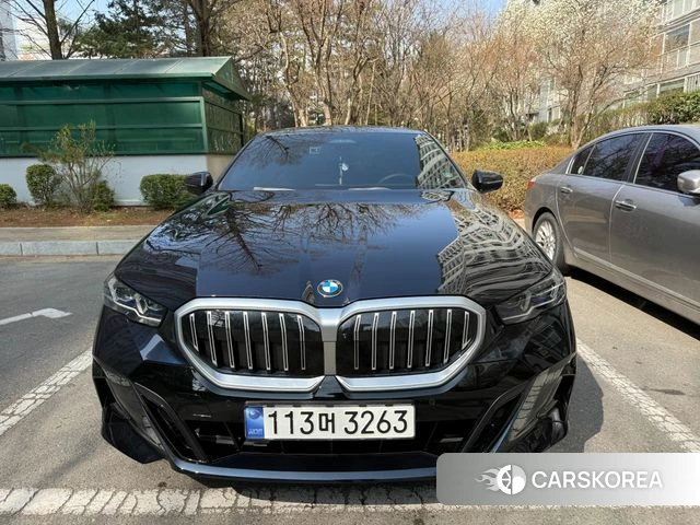BMW 5 Series (G60) 2024 Черный из Кореи