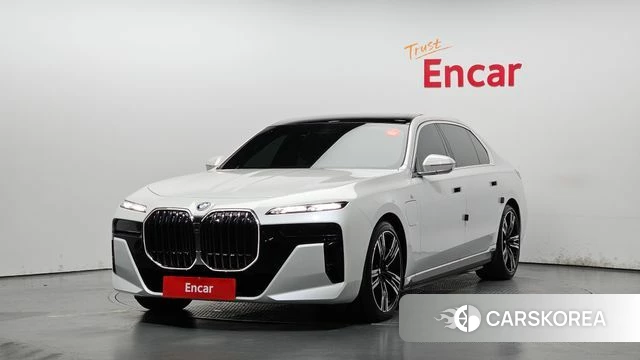 BMW 7 Series (G70) 2023 Белый из Кореи