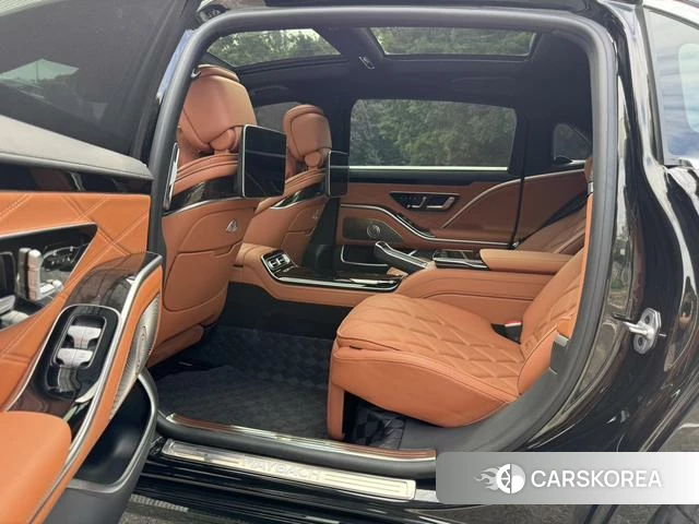 Mercedes-Benz Maybach S-class 2023 Черный из Китая