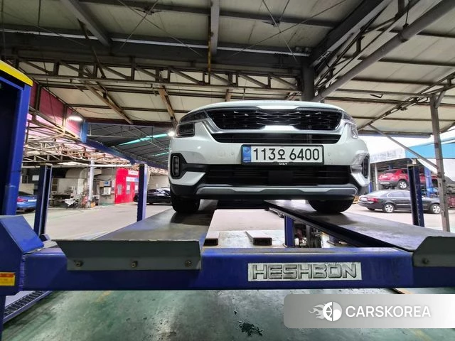 Kia Seltos 2022 Белый из Кореи