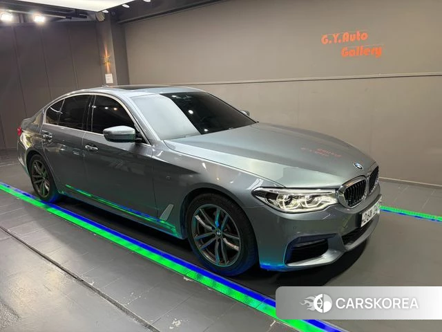 BMW 5 Series (G30) 2018 Серебристо-серый из Кореи