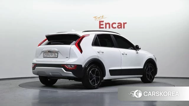 Kia Di Ol Nu Niro 2022 Белый из Кореи