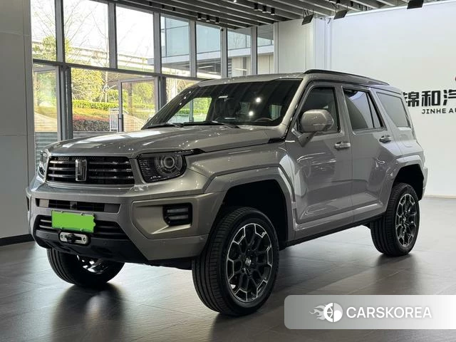 Tank 700 Hi4-T 2025 Серебристо-серый из Китая