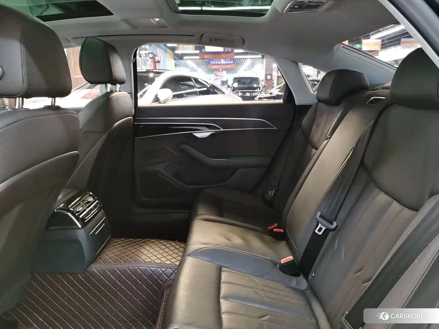 Audi A8 2018 Черный из Китая