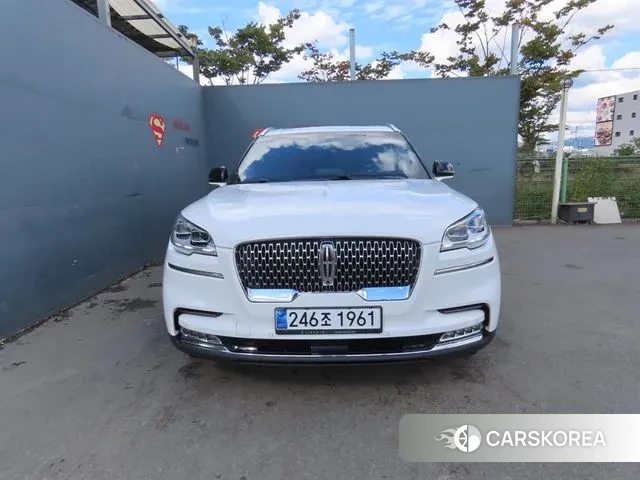 Lincoln Aviator 2nd generation 2021 Белый из Кореи