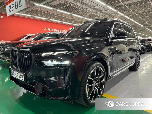BMW X7 (G07) 2024 Черный из Кореи