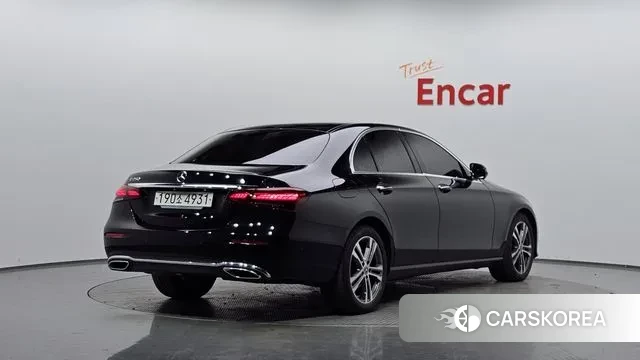 Mercedes-Benz E-Class W213 2023 Черный из Кореи