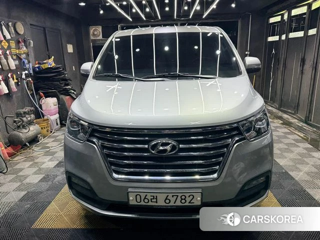 Hyundai The New Grand Starex 2018 Серебристо-серый из Кореи