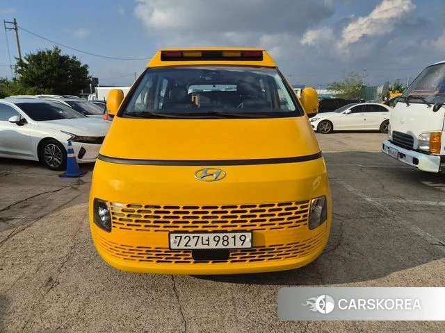 Hyundai Staria 2022 Желтый из Кореи