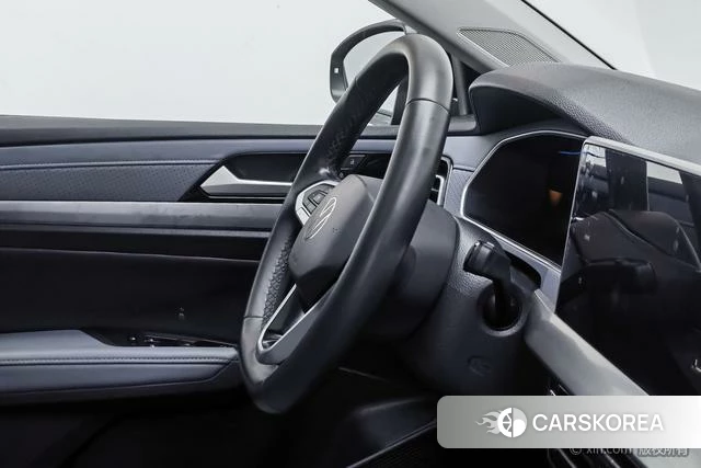 Volkswagen Lavida 2023 Черный из Китая