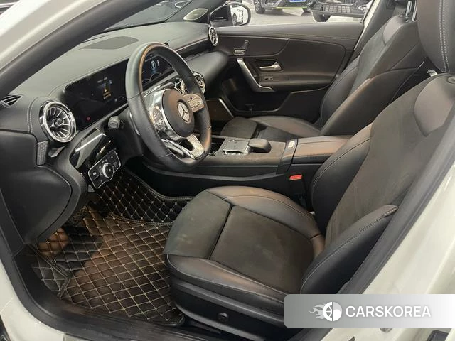 Mercedes-Benz Class A 2021 Белый из Китая