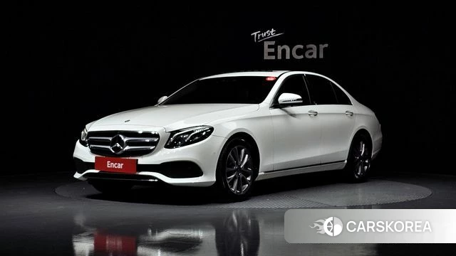 Mercedes-Benz E-Class W213 2018 Белый из Кореи