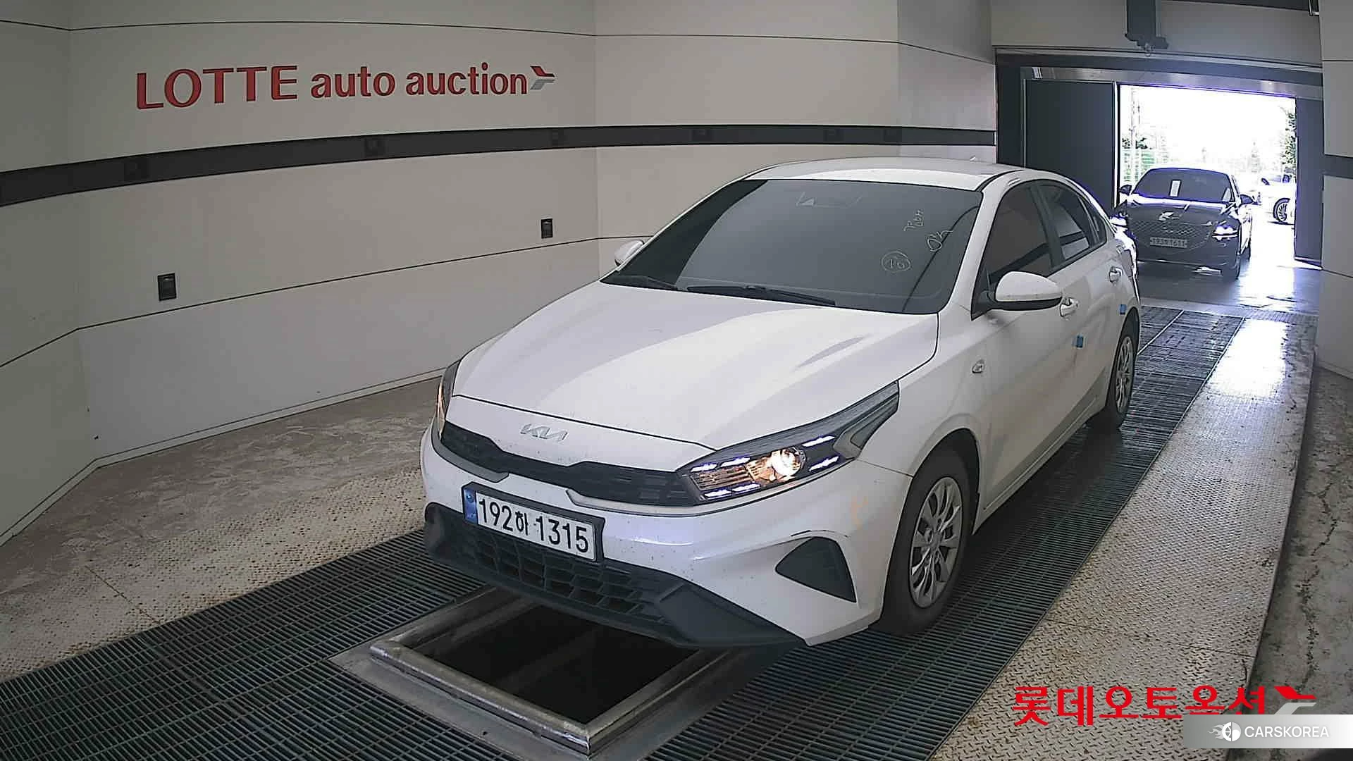 Kia K3 2022 Snow White Pearl из Кореи