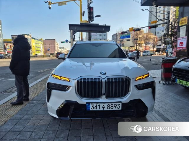 BMW X7 (G07) 2023 Белый из Кореи
