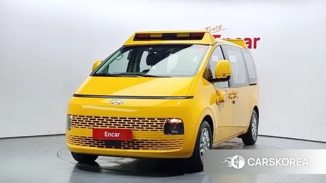 Hyundai Staria 2023 Желтый из Кореи