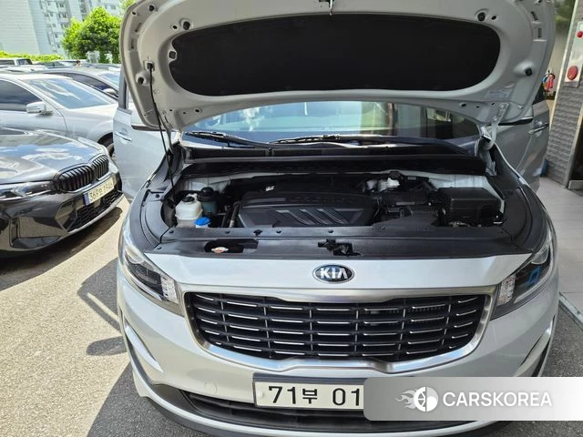 Kia The New Carnival 2019 Серебряный из Кореи