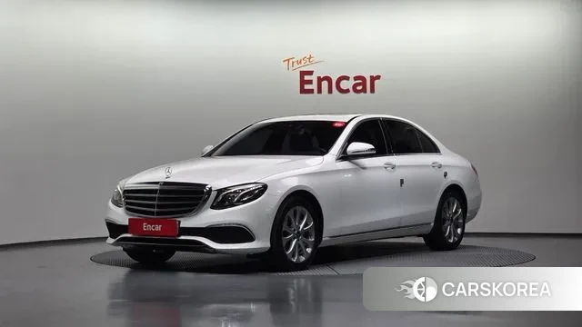Mercedes-Benz E-Class W213 2019 Белый из Кореи