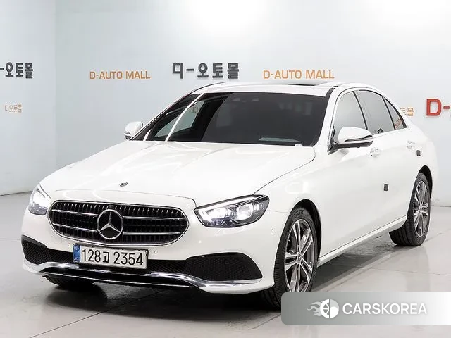 Mercedes-Benz E-Class W213 2021 Белый из Кореи