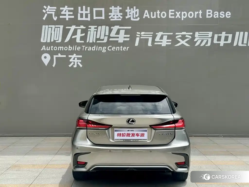 Lexus CT 2021 Silver/gray из Китая