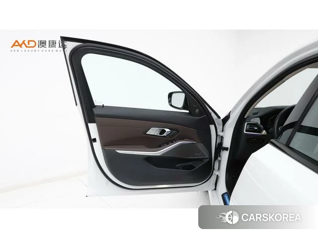 BMW 3 series 2021 Белый из Китая
