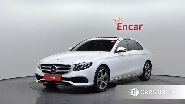 Mercedes-Benz E-Class W213 2018 Белый из Кореи