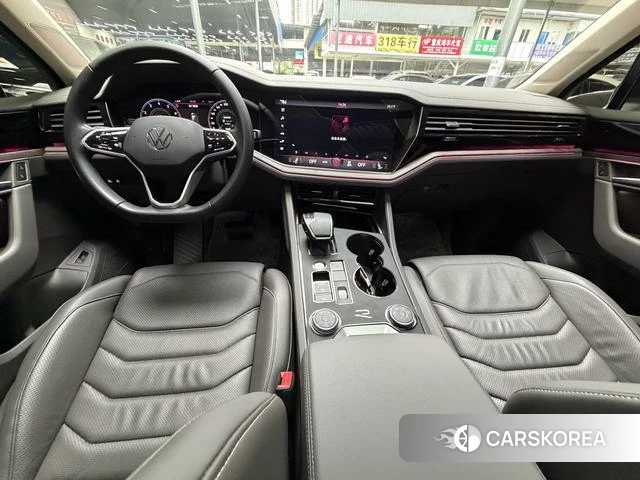 Volkswagen Touareg 2024 Черный из Китая