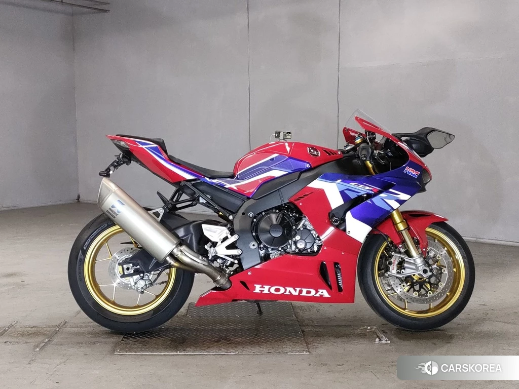 Проданный Honda CBR1000RR-R FIREBLADE SP 2023 из Японии