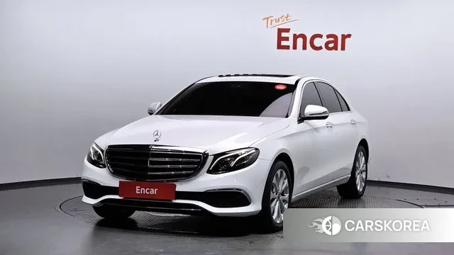 Mercedes-Benz E-Class W213 2020 Белый из Кореи