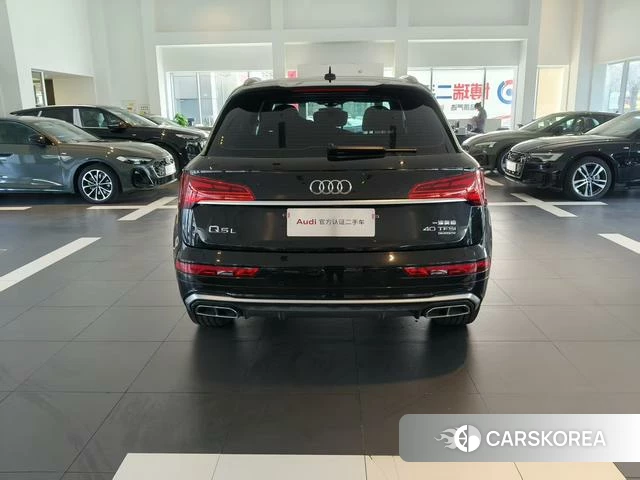 Audi Q5L 2022 Черный из Китая