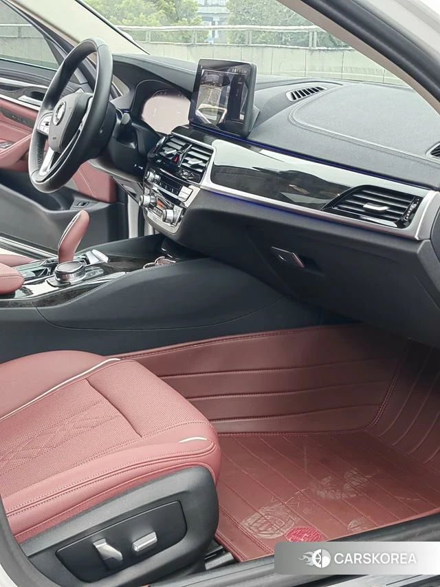 BMW 5 series 2023 Белый из Китая