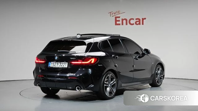 BMW 1 Series (F40) 2021 Черный из Кореи