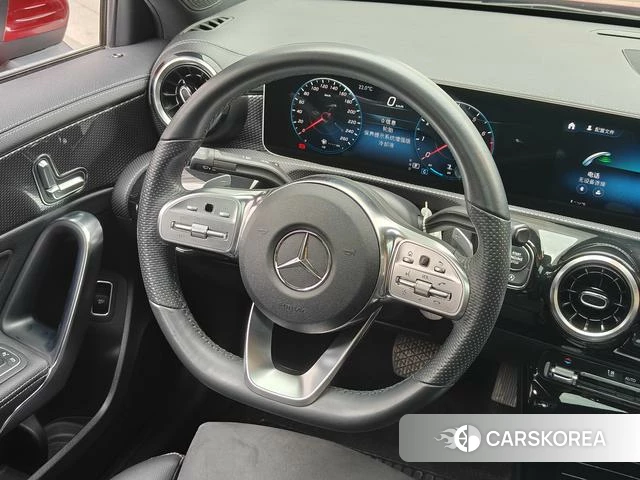 Mercedes-Benz Class A 2019 Красный из Китая