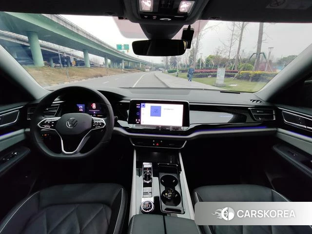 Volkswagen Tourang 2024 Черный из Китая