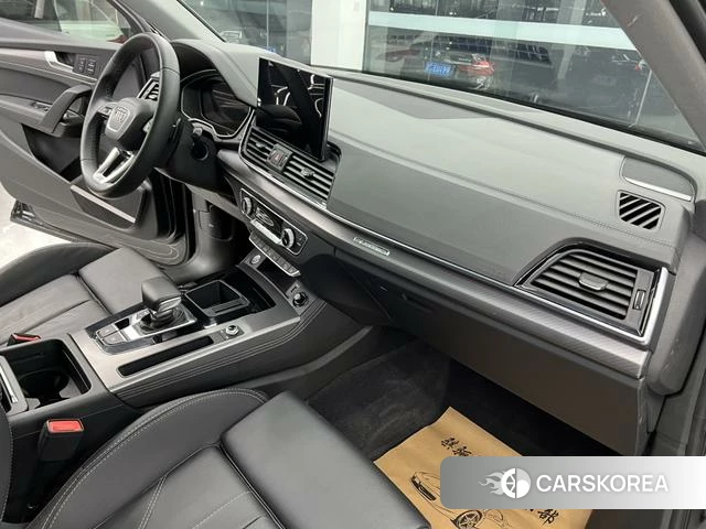 Audi Q5L 2022 Черный из Китая