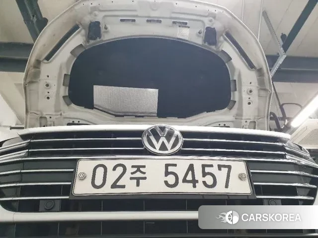 Volkswagen Arteon 2019 Белый из Кореи