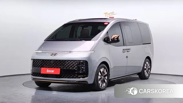 Hyundai Staria 2023 Серебристо-серый из Кореи