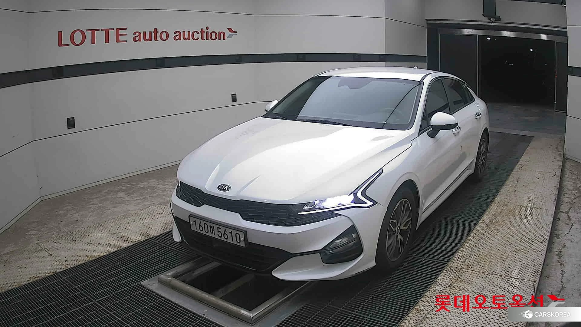 Kia K5 2021 Snow White Pearl (optional) из Кореи