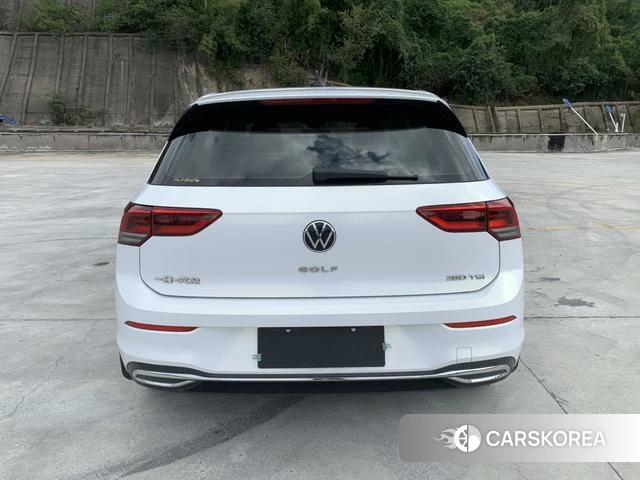 Volkswagen Golf 2021 Белый из Китая