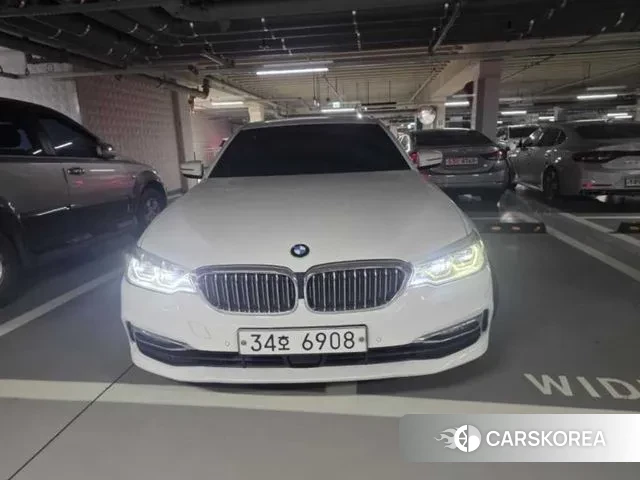 BMW 5 Series (G30) 2018 Белый из Кореи