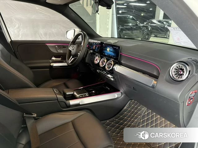 Mercedes-Benz GLB 2022 Белый из Китая