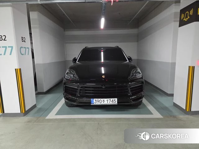 Porsche Cayenne (PO536) 2019 Черный из Кореи