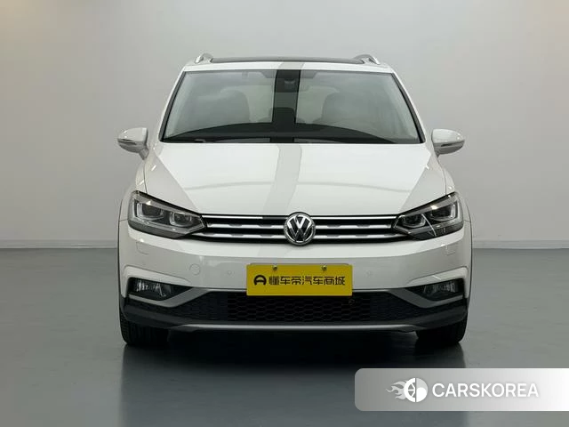 Volkswagen Touran L 2020 Белый из Китая