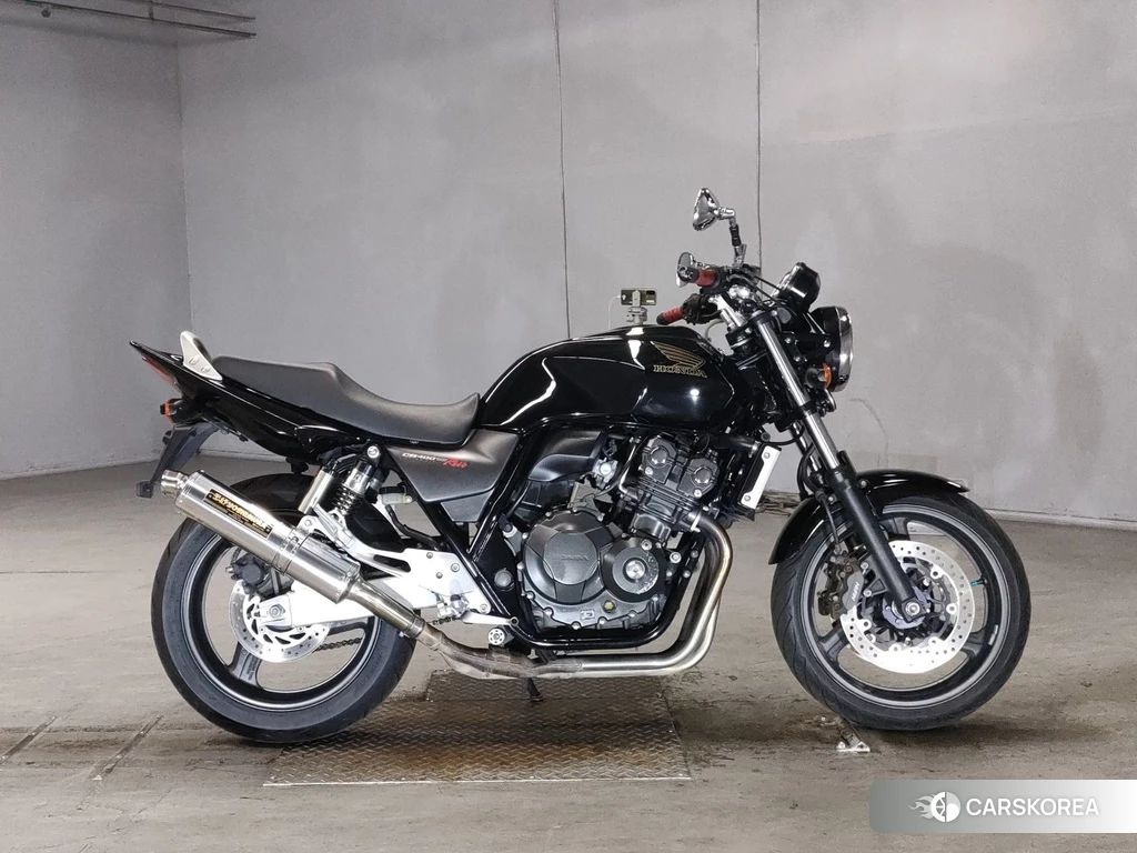 Проданный Honda CB400SF 2010 из Японии
