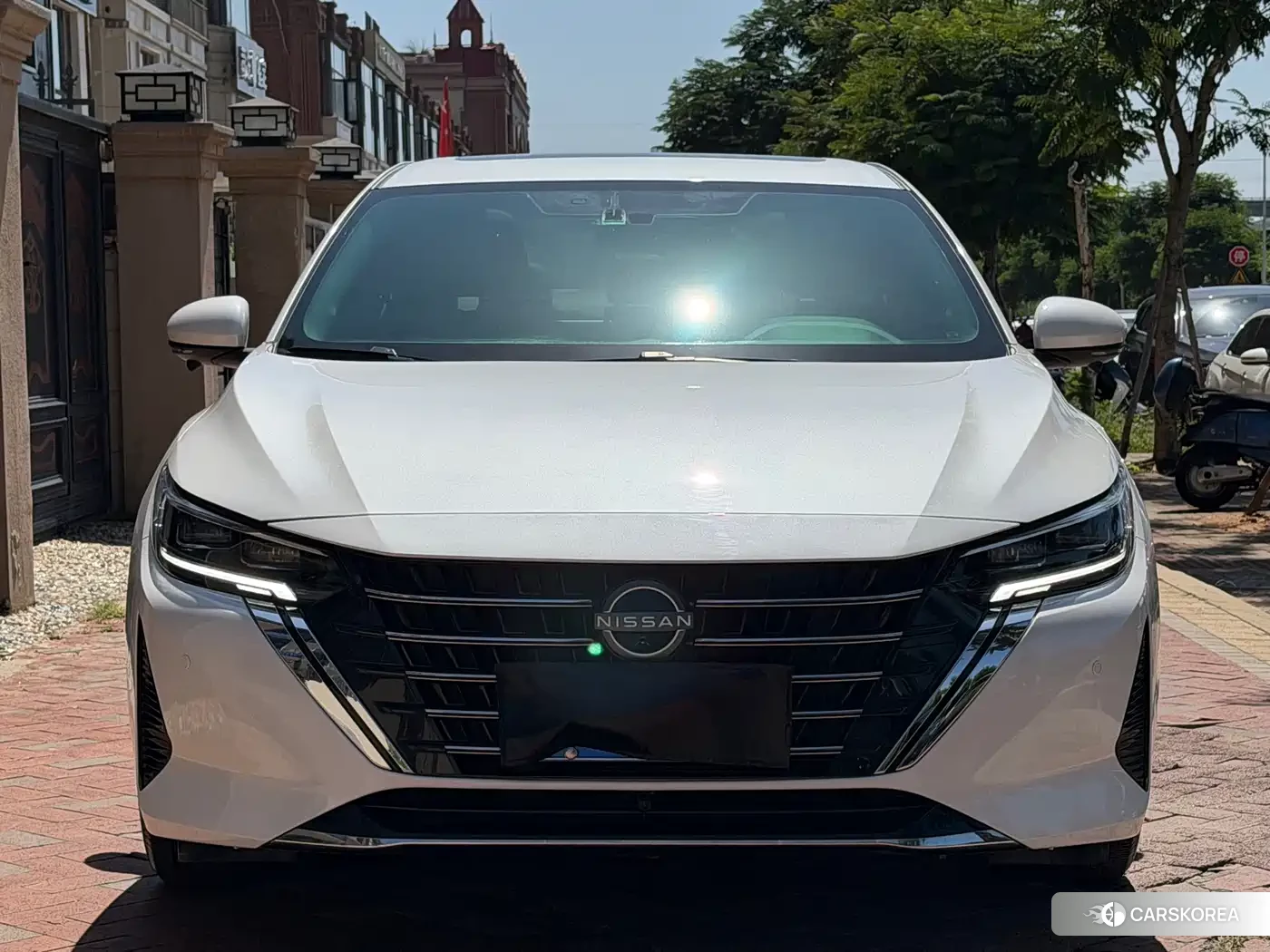 Nissan Sylphy 2024 Белый из Китая
