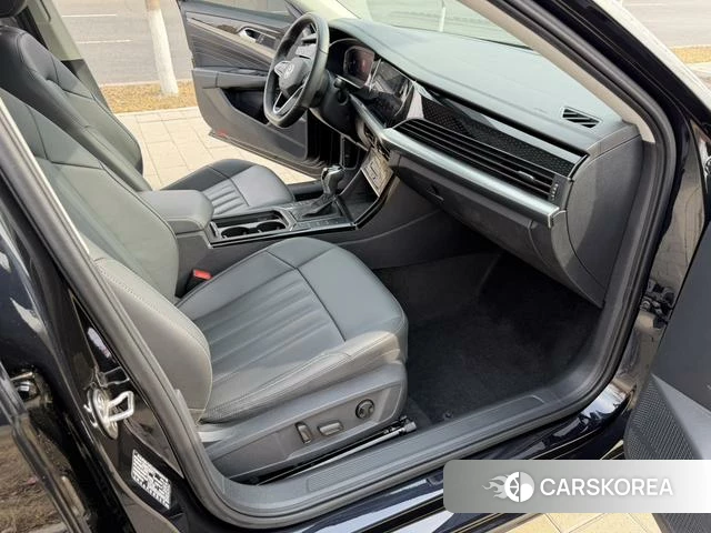 Volkswagen Passat 2023 Черный из Китая
